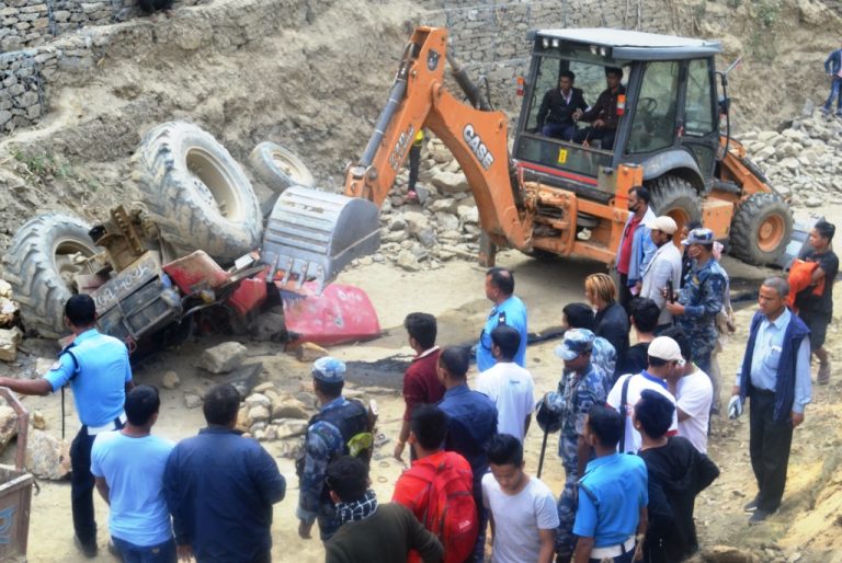 ट्याक्टर दुर्घटनामा चालकको मृत्यु